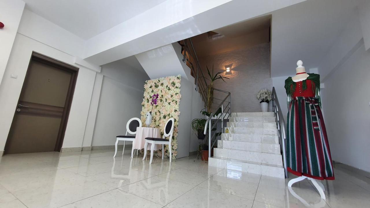 Hôtel Vila Blue Salin **** à Turda Extérieur photo